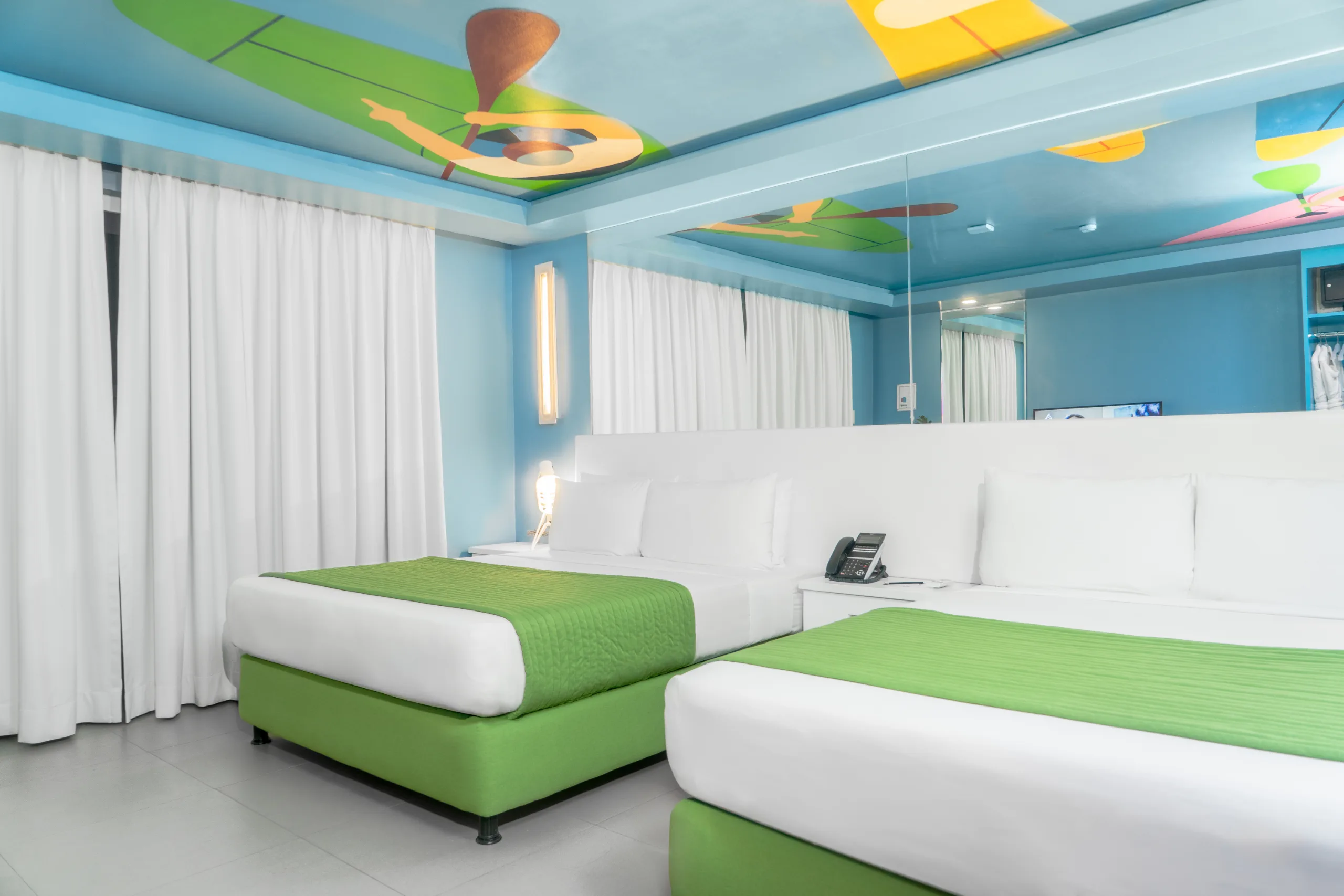 DELUXE ROOMS